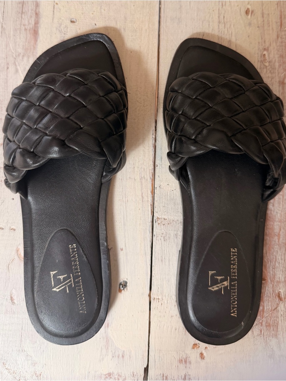 Woven Slide Sandals in Black by Antonella Ferrante Made in Italy